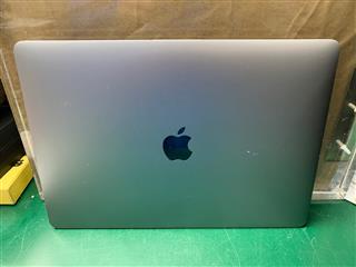 Apple MacBook Pro Laptop (13